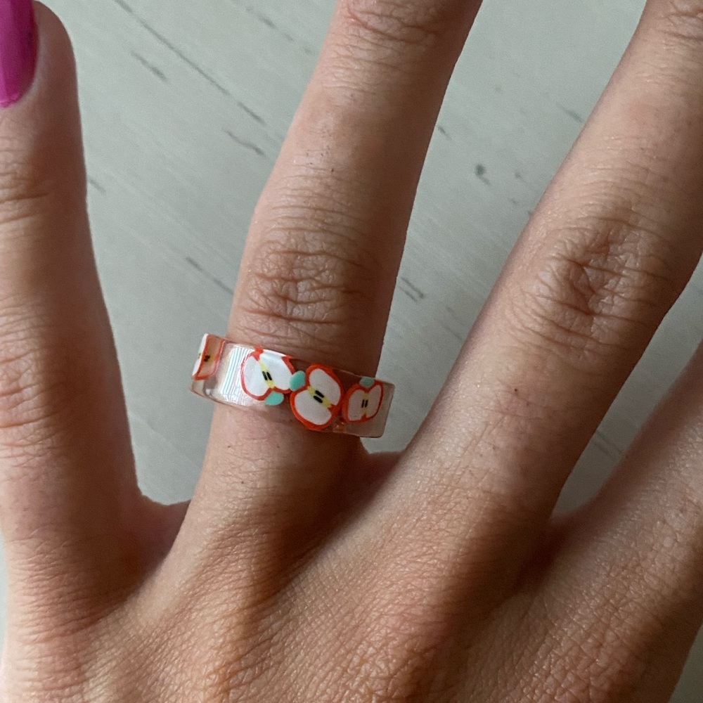 NWT chunky resin apple slice clear ring - Picture 2 of 4